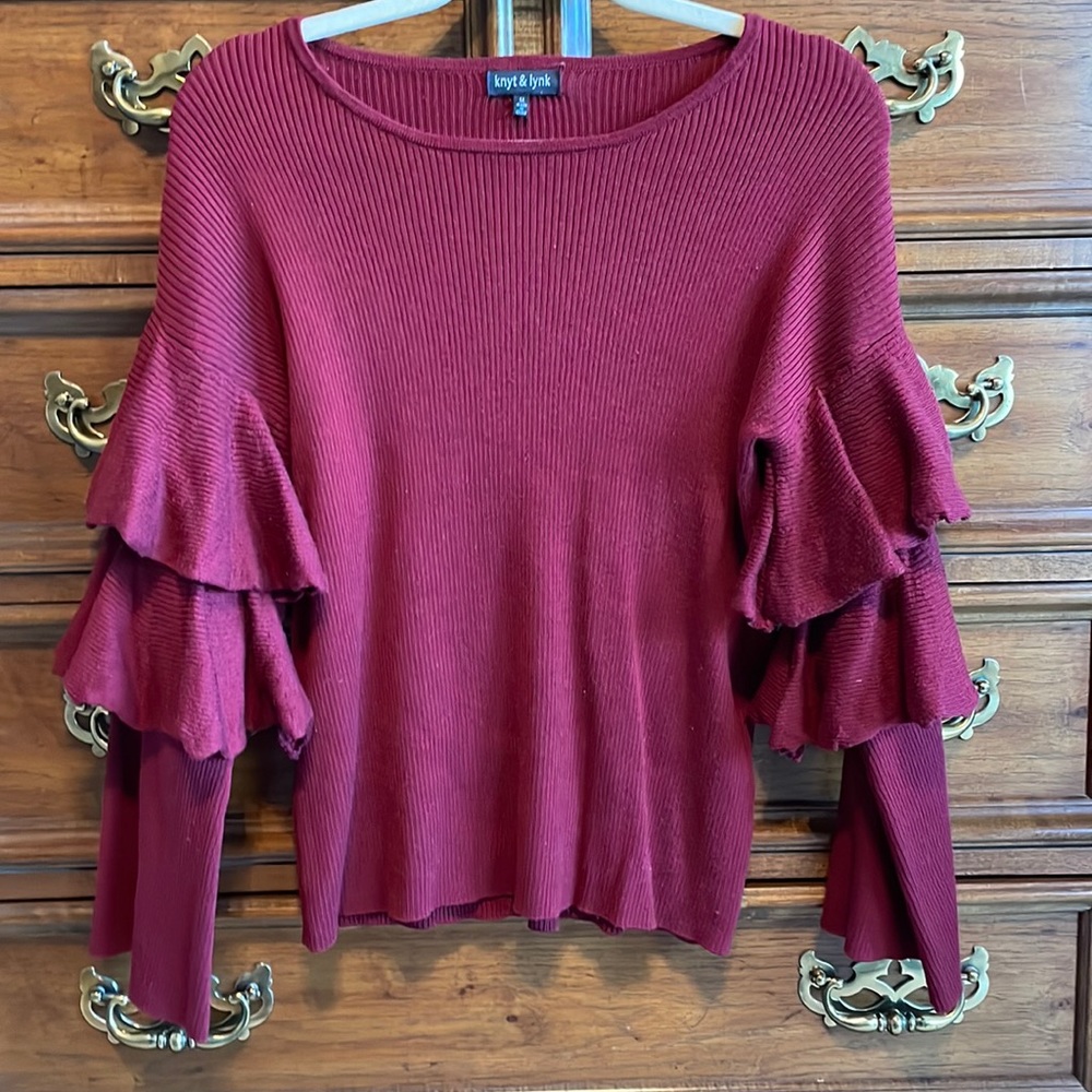 Knyt & Lynk long sleeve sweater